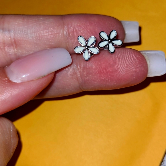 White Flower Earrings - Picture 3 of 4
